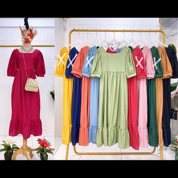 Puffed sleeved ankle lenght dress. - Picture 3 of 3